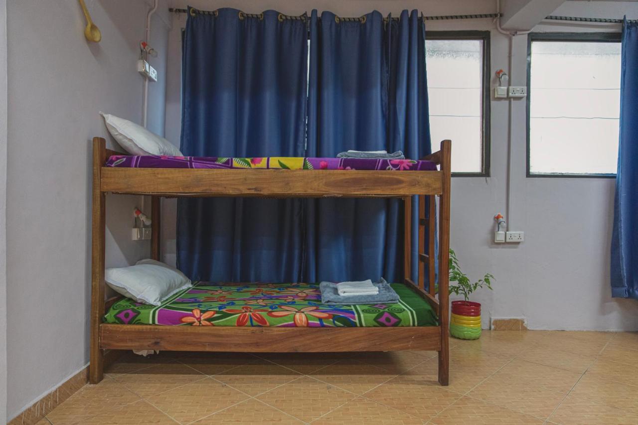 African Vibrations Hostel Osu Акра Екстериор снимка